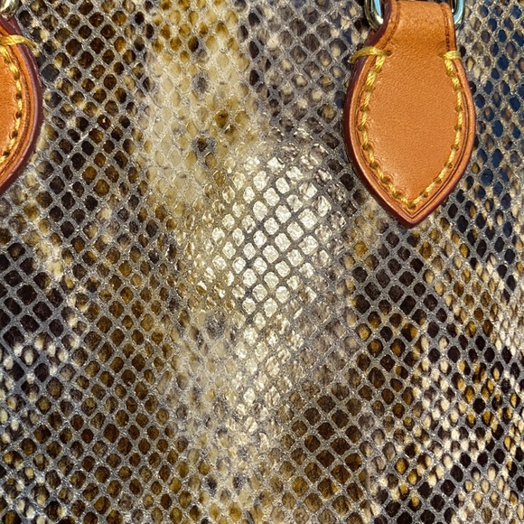 Dooney & Bourke crossbody - Picture 13 of 15